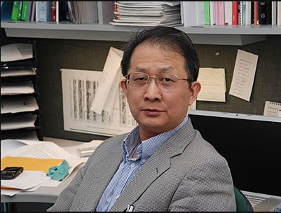 特朗普砍大学经费 知名华裔癌症专家离美返中