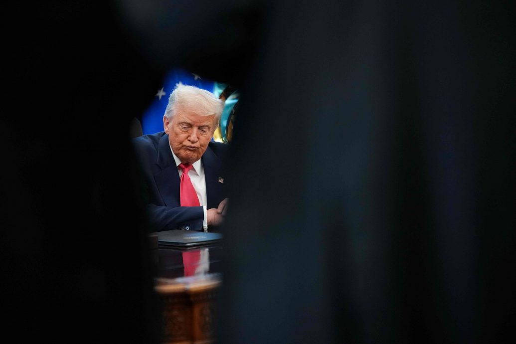 特朗普突发神秘贴文「Bela」！　大票网民疯猜