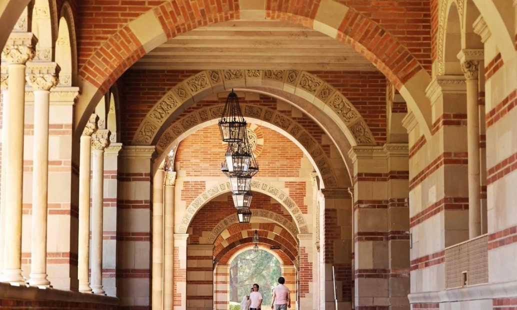 特朗普签备忘录 要大学披露种族录取数据