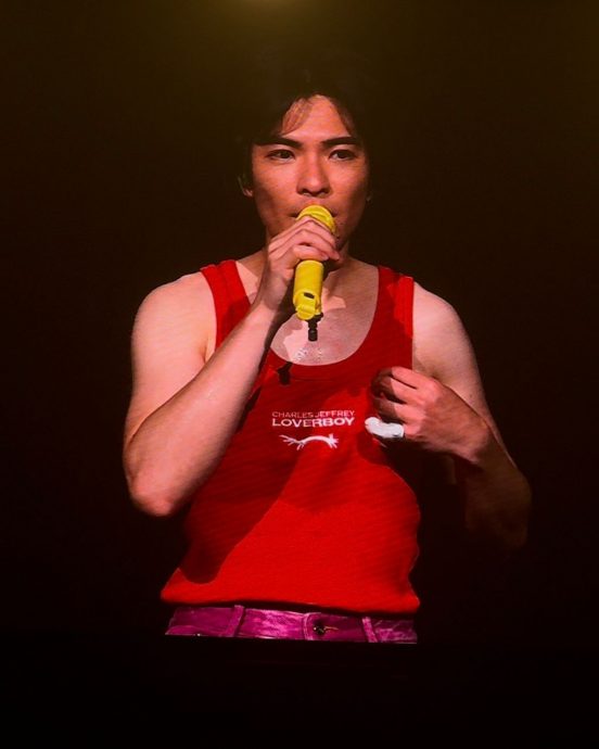 狂宠大马粉丝超时开唱 萧敬腾：罚就罚吧！