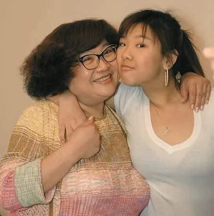 王晶爆富豪遗产分配 坐实李嘉欣夫妇月领百万