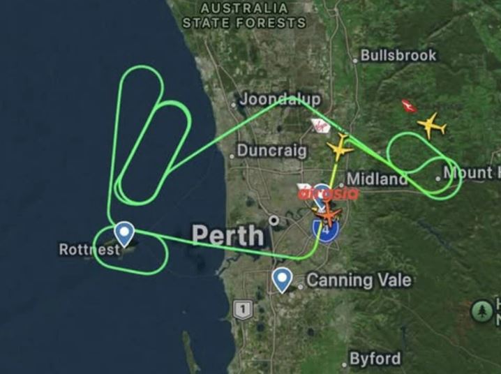 珀斯飞峇厘岛亚航航班引擎冒火传爆裂声 被迫返航