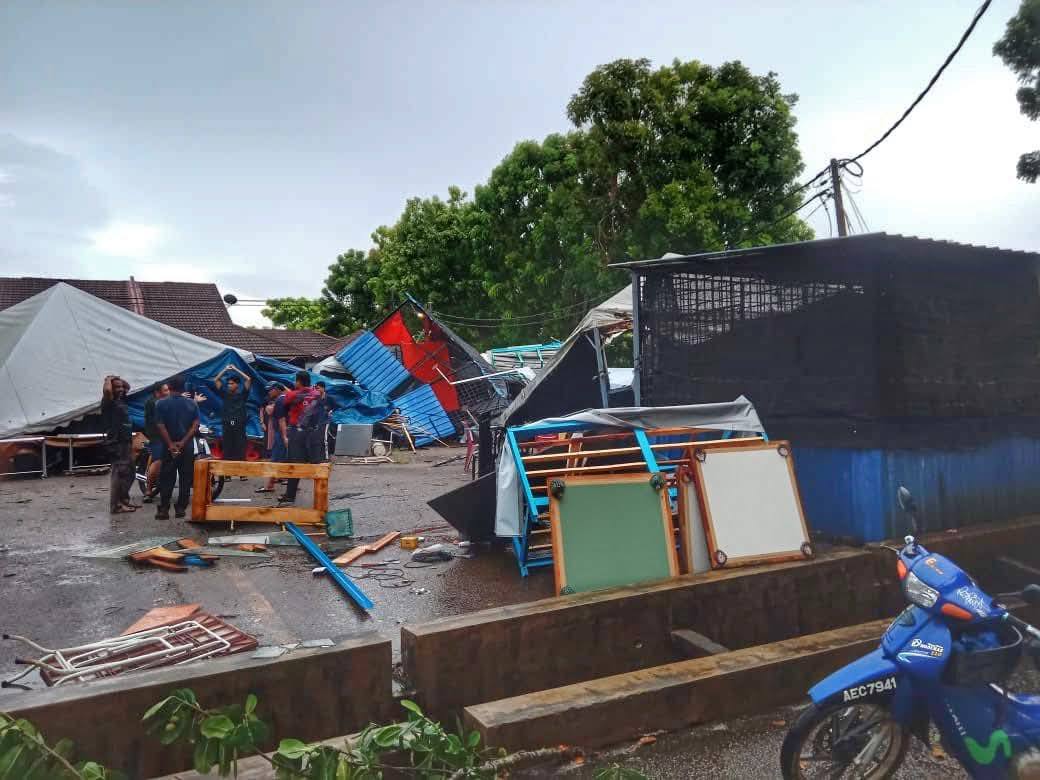 甘榜巴当再也风灾,7小贩摊位3民宅遭受破坏。
