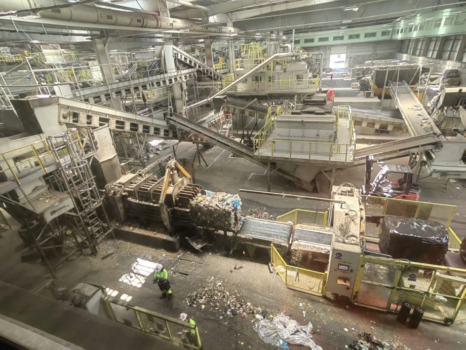 甲板垃圾场拟降垃圾量延寿命 抽沼气发电改善臭味奏效