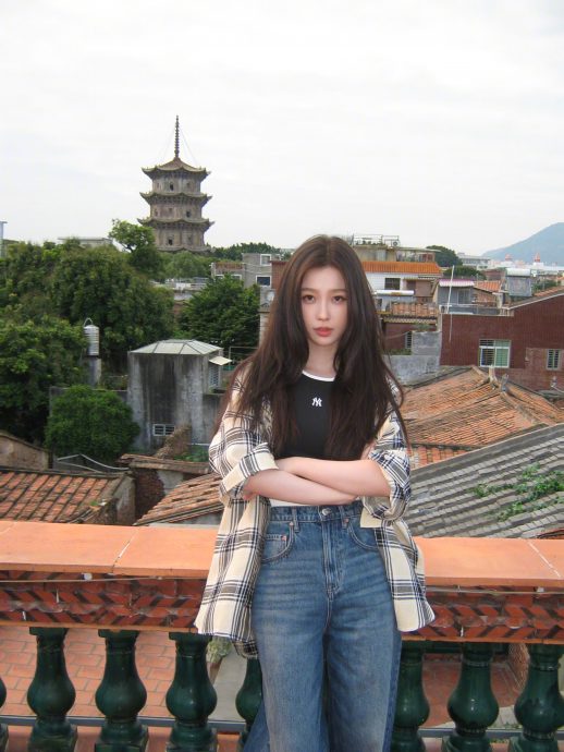 疑受家族争议影响 虞书欣七夕直播突喊卡