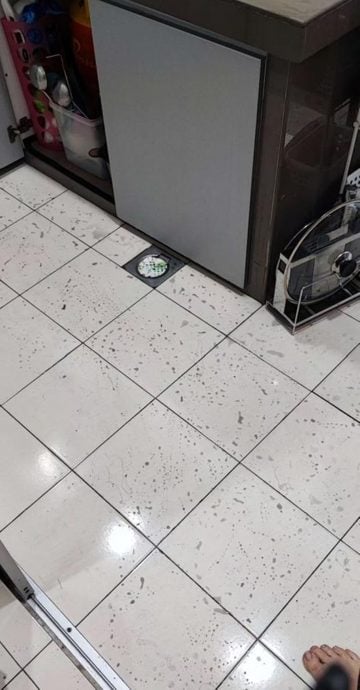 疑工厂排放污染物 太平后廊多区“污油粉”侵袭