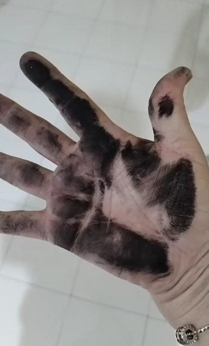 疑工厂排放污染物 太平后廊多区“污油粉”侵袭