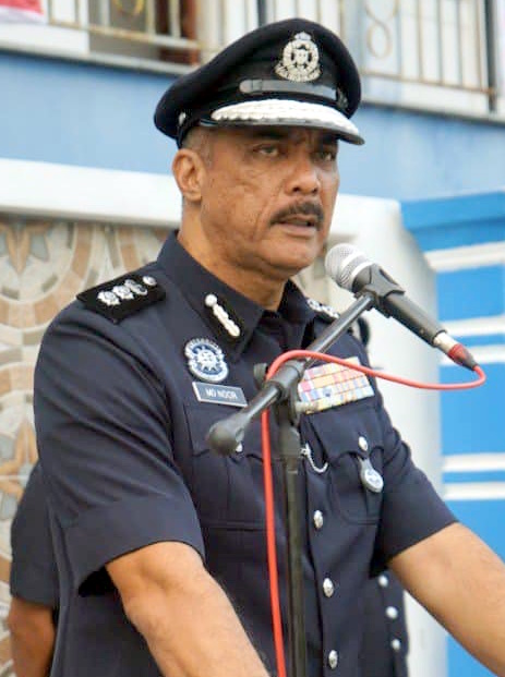 疑违规掉头撞后逃  华都牙也追查轿车司机