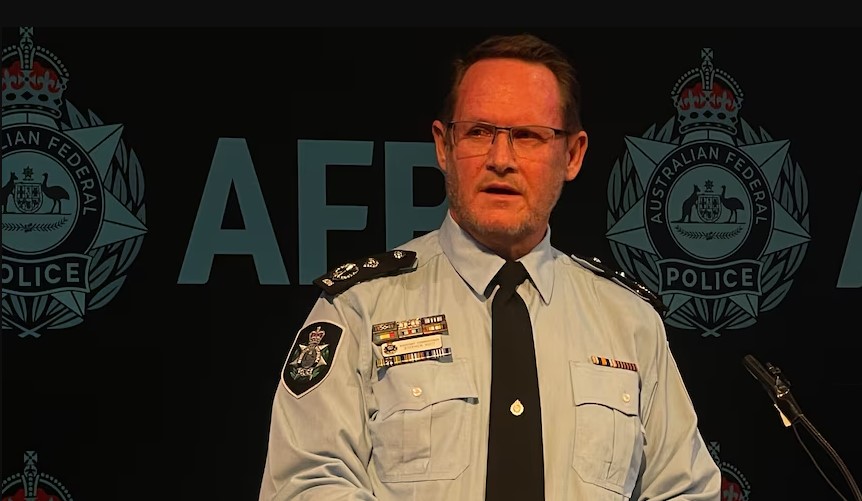 监视佛教组织涉“外国干预”罪 澳警方提告中国女子