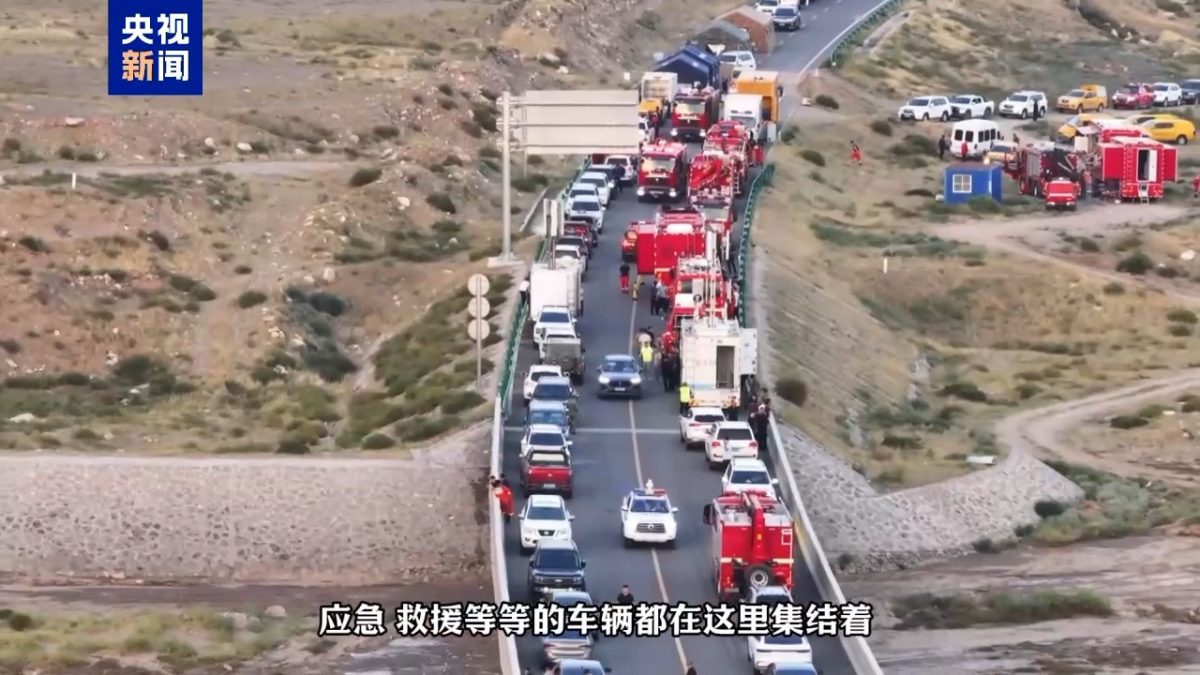 看世界 内蒙山洪增至10死 两人仍失踪