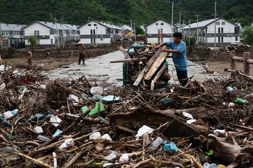 看世界)7月全国自然灾害致891.8万人次受灾　295人死亡或失踪