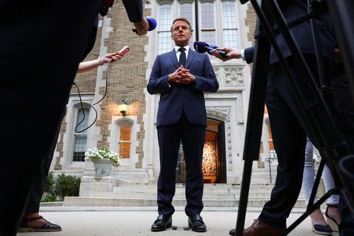 看世界)意副总理对马克龙出言不逊 法召见意大使