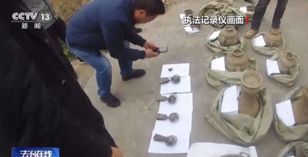 看小说学盗墓 中国男子挖走20件国宝