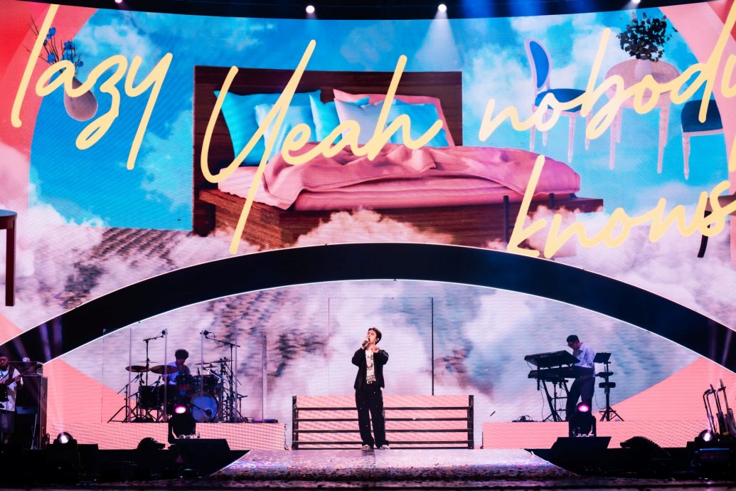 看本地美食应援视频馋了 D.O.揪粉丝去吃叻沙