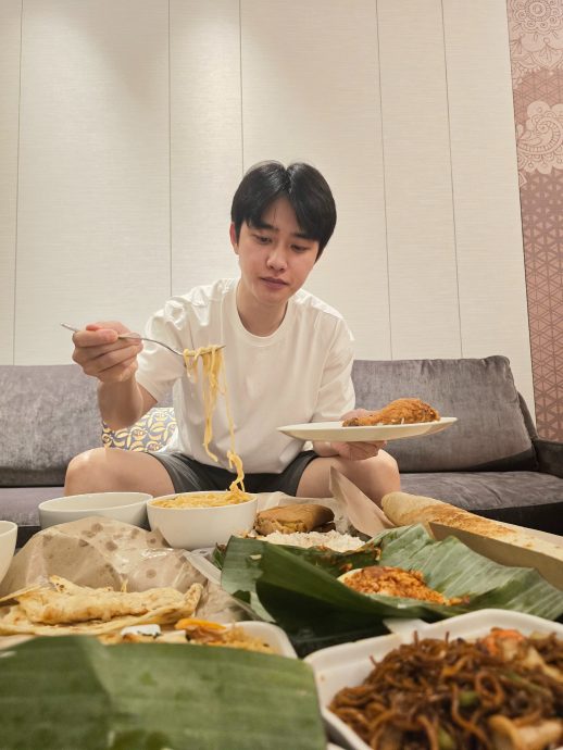 看本地美食应援视频馋了 D.O.揪粉丝去吃叻沙