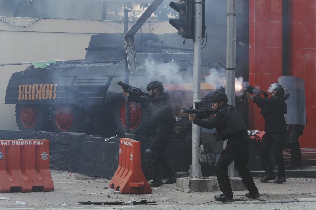 示威者要求就司机之死究责 雅加达总警长：7警员受查