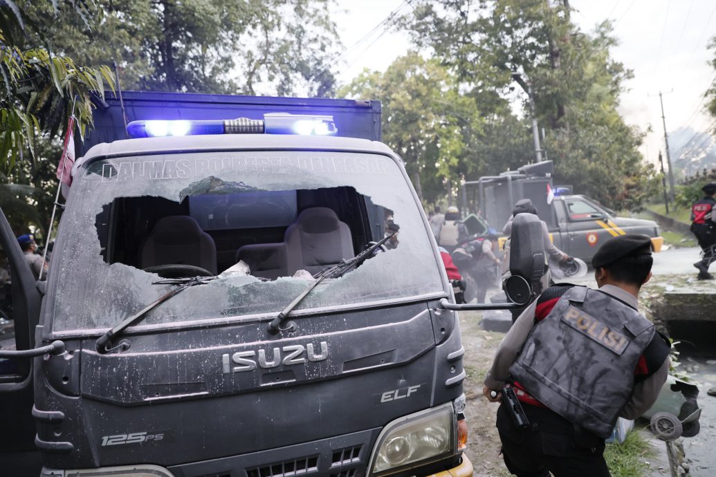 示威蔓延至度假胜地出峇厘岛 