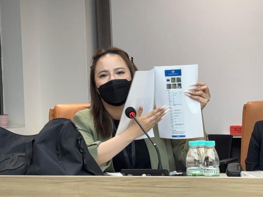 **社会**全国：见有明星站台就信了！消费者申诉直播平台卖假包