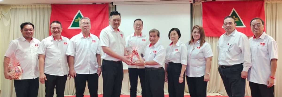 第8版主文∕请签发（大北马）黄佳祯：“切割”阿克马说法不一