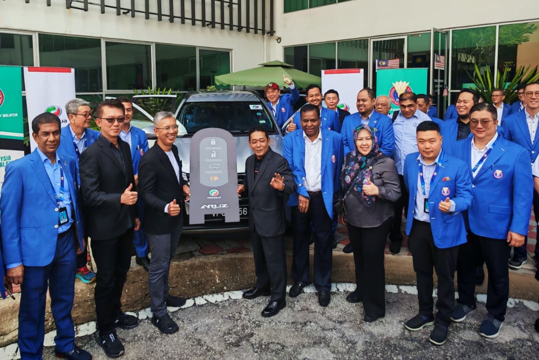 第二国产车赞助大马羽总官车 会长东姑赛鲁夫亲自接领