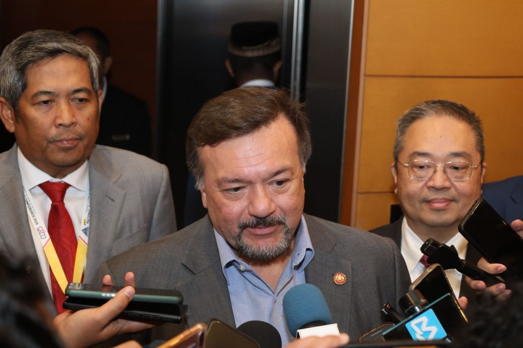 第二财长：公积金改月领利国利民 “免得晚年钱不够用”