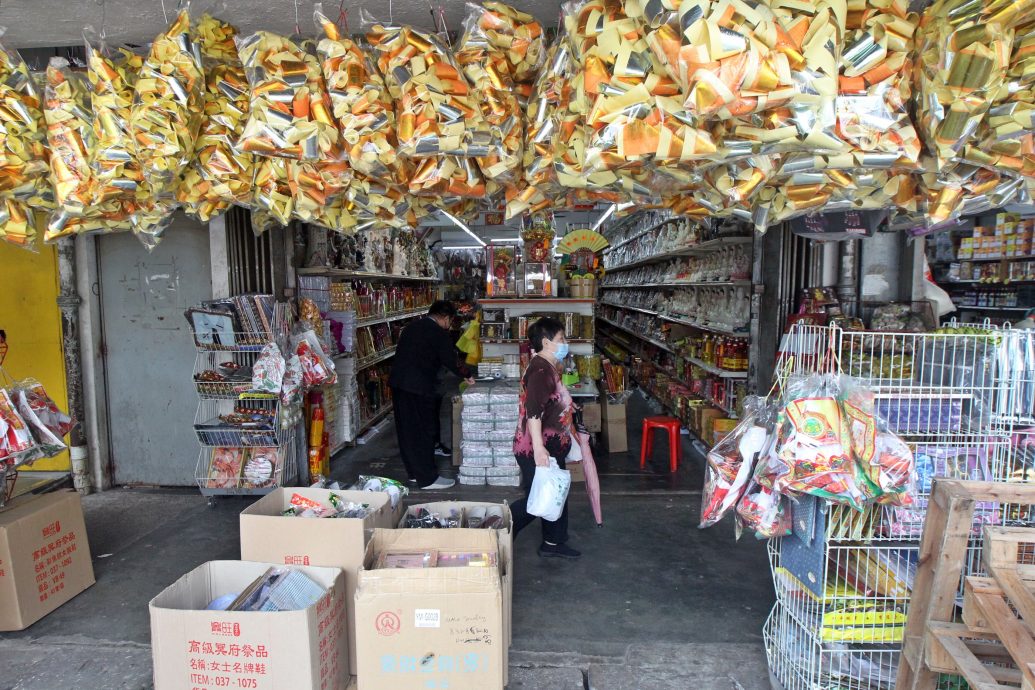 纸扎大士爷传承乏力 老师傅：订单再多也难完成