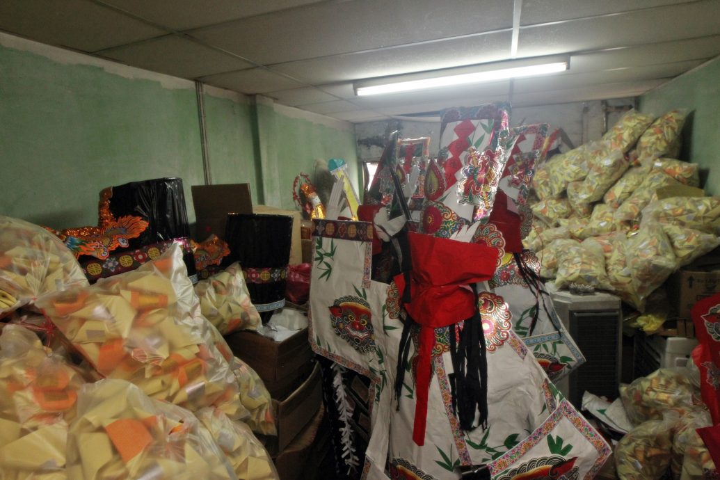 纸扎大士爷传承乏力 老师傅：订单再多也难完成