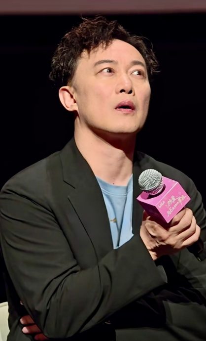 网传开货车撞飞伍佰 陈奕迅：真不是我！　