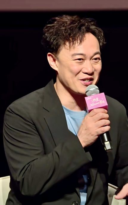 网传开货车撞飞伍佰 陈奕迅：真不是我！　