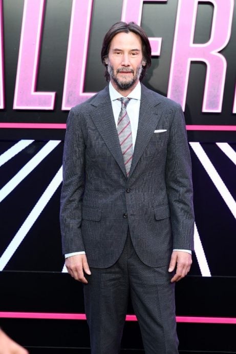 网疯传落魄回家画面 奇洛李维斯被误当流浪汉