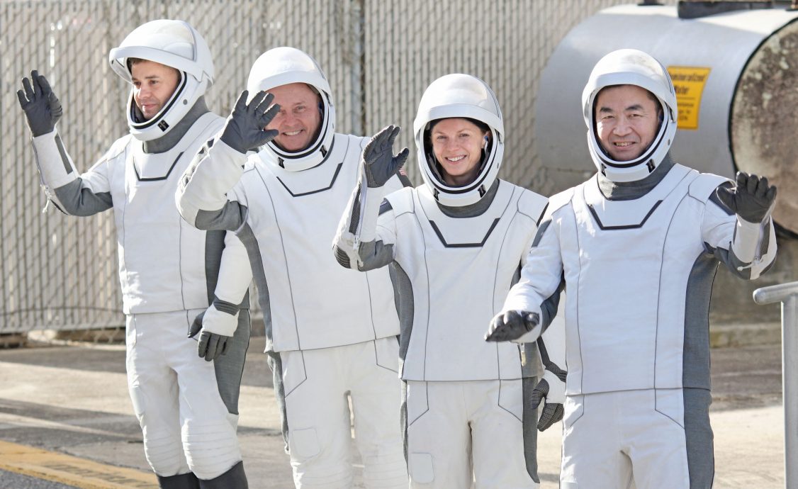 美俄日太空人乘Space X 龙飞船赴国际太空站 将模拟登月