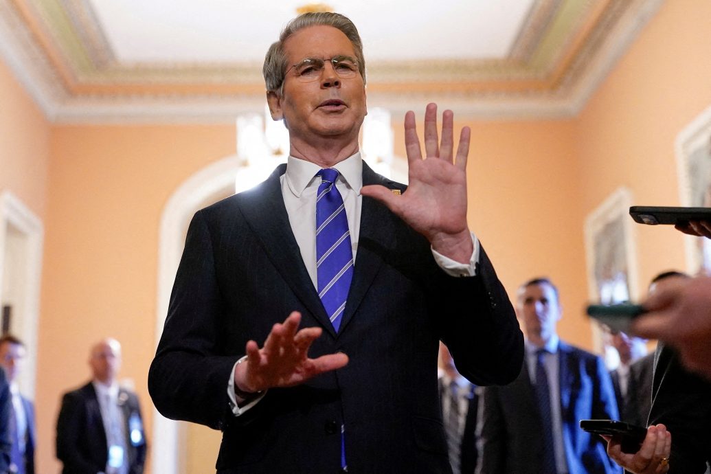 美国财长:关税休战后 中国与美国“现状运作良好”