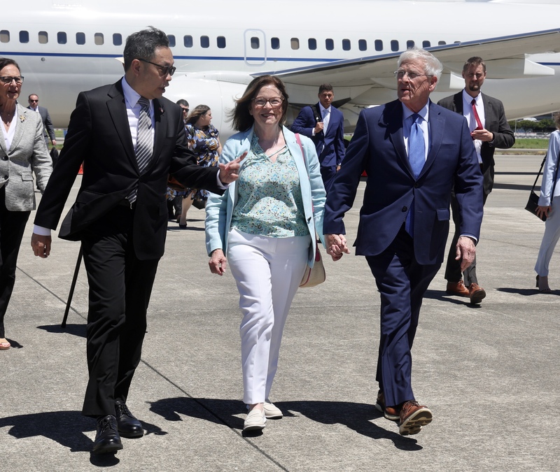 美国防部派驻台联络官 顾立雄:双边军事交流紧密