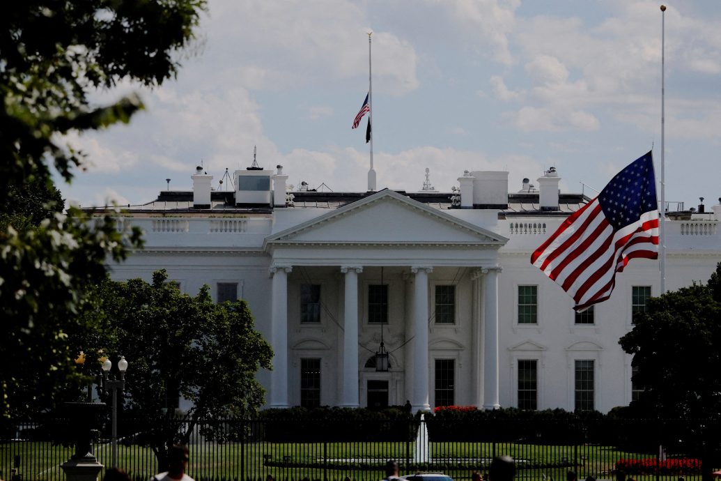 美明尼苏达枪击案  调查方向定为本土恐怖主义和仇恨犯罪 特朗普宣布全国降半旗志哀