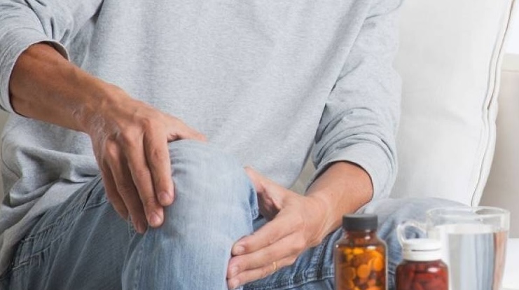 肌肉酸痛一日涂2次 老妇偷擦止痛药致肾衰竭洗肾