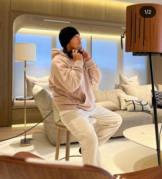 自曝3岁女儿致新专辑难产 周杰伦急找录音室写歌