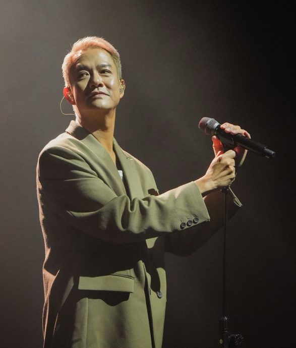 蓝奕邦再撕邓紫棋　狠酸宇宙巨星“Cheap”