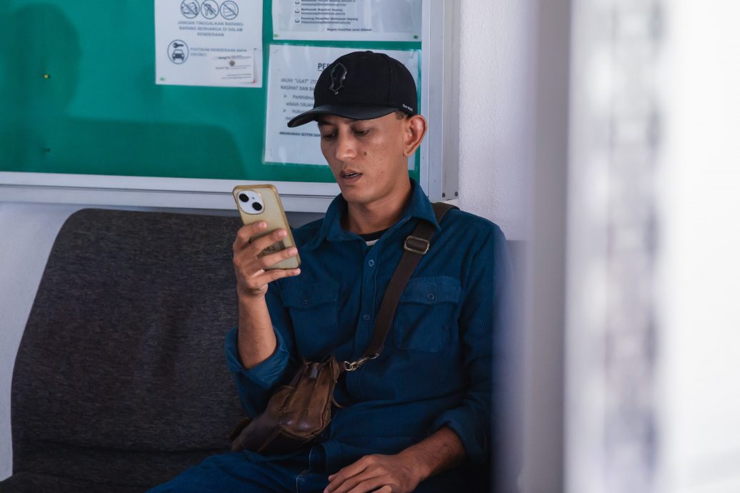 补图//莫哈末费沙在脸书发文冒犯王室，在雪邦地庭认罪后，被判罚款1万5000令吉。（马新社图）