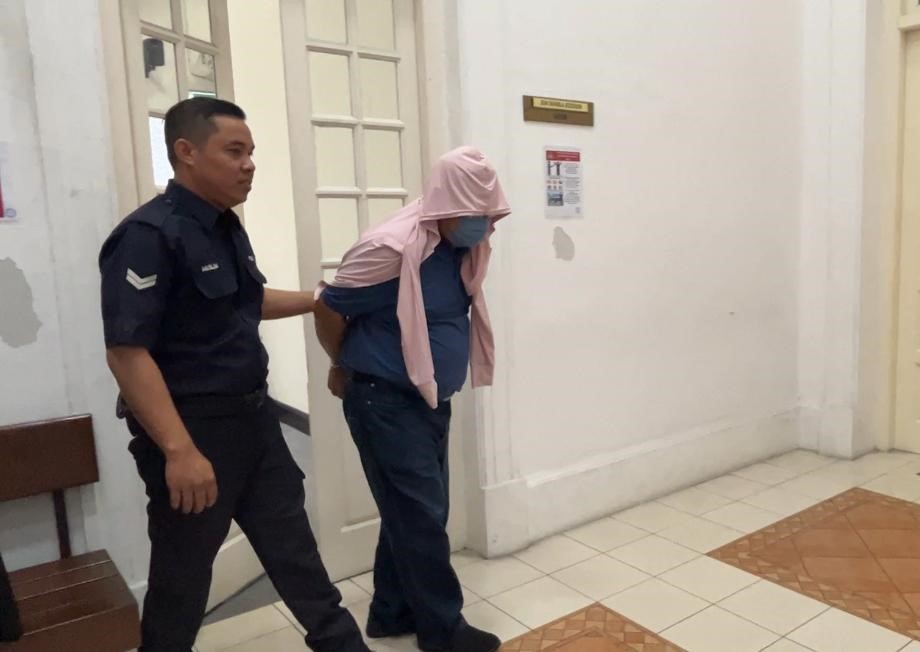 被控肢体性骚少女 前教车员不认罪