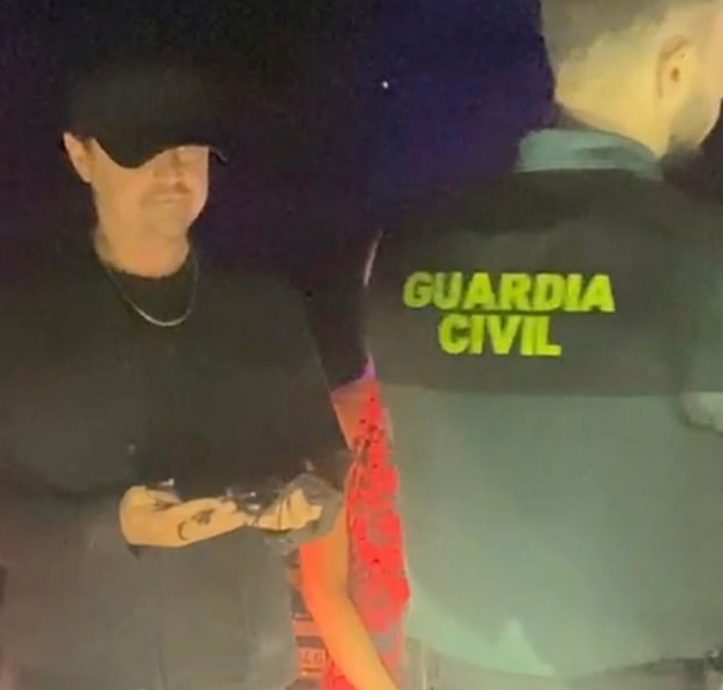 被西班牙警察拦下搜查 里奥纳度竟没被认出