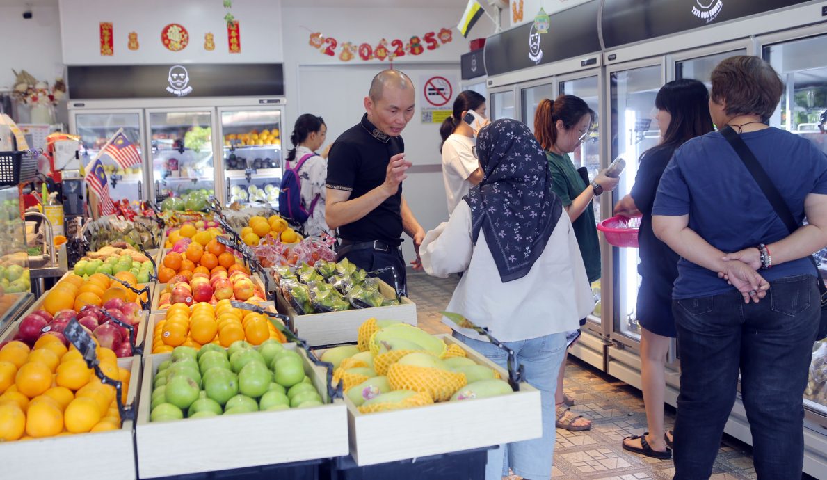西瓜蜜瓜丰收跌价 菜市持续低迷