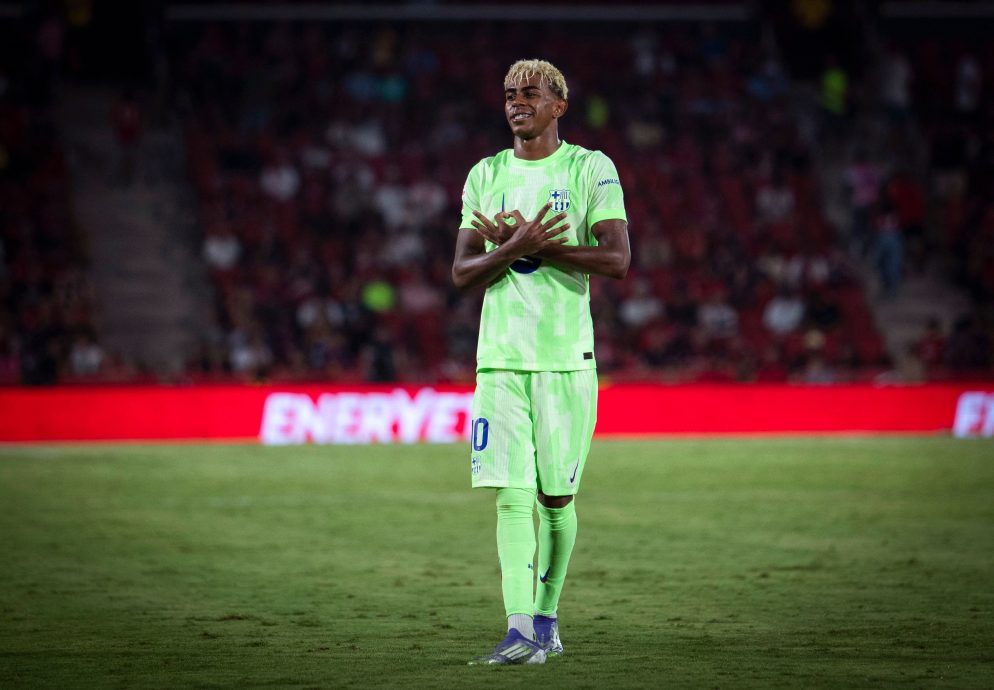 西甲：“新10号”亚马尔传射建功  巴塞首战大胜9人马罗卡