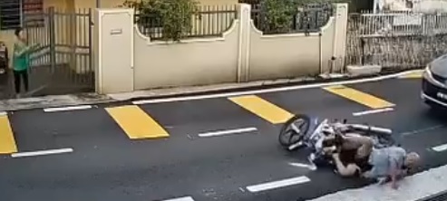 视频|司机撞倒OKU老翁逃逸 网民声讨:希望他被捉!