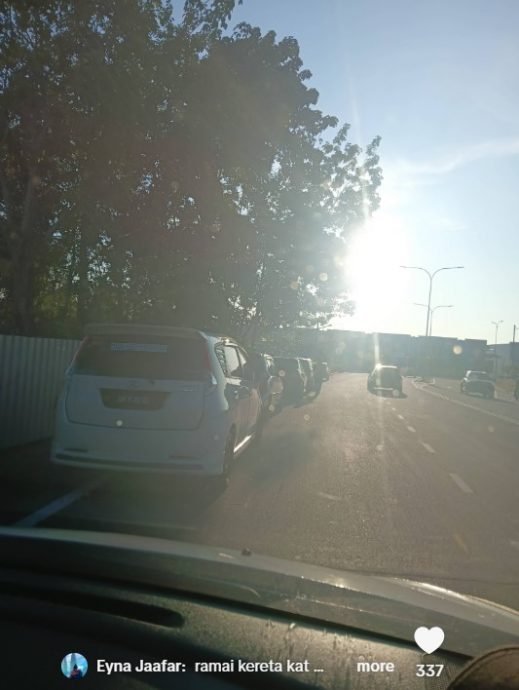 视频|心疼大婶等顾客累到睡着 网民跨州专程来买椰浆饭