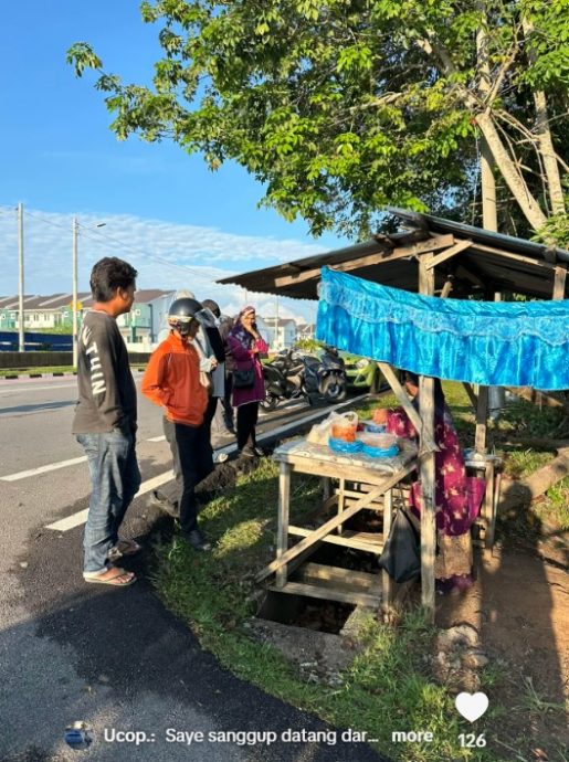 视频|心疼大婶等顾客累到睡着 网民跨州专程来买椰浆饭