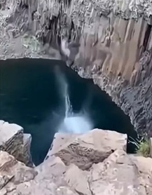 视频|挑战从28公尺高悬崖跳水 32岁男内脏破裂当场亡