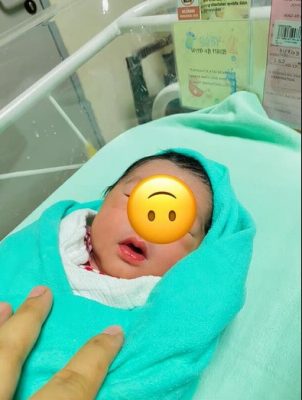 视频|母替孖女取名太头疼 网民“歪楼”建议“buy 1 free 1”