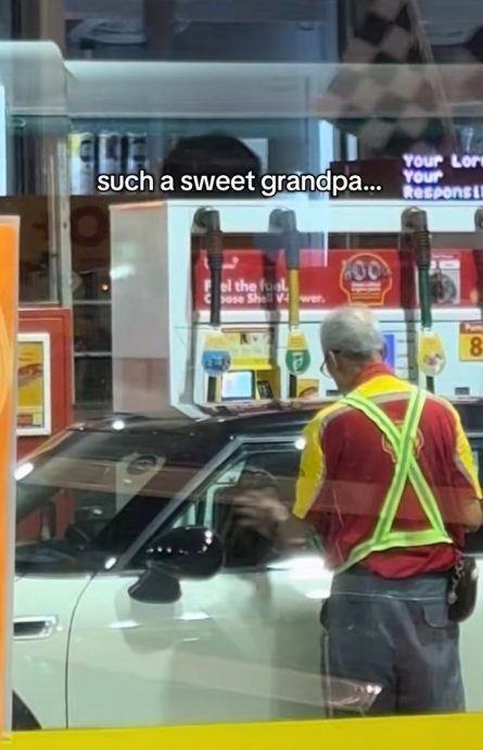 视频|老伯辛勤工作感动网民 “他是我爸退休了不想停下”