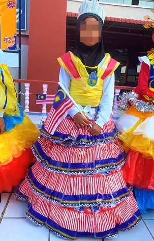 视频|赋予面包袋青包第二生命！ 学生制作创意国庆主题服装