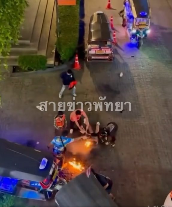 视频/失业男子泼洒稀释剂 大马情侣遭纵火烧伤